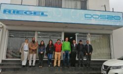 Comité Valparaíso AIE visita empresa RIEGEL- DOS 20 en Concón