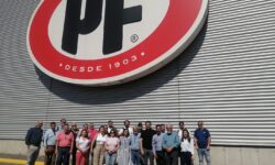 Socios AIE visitaron Planta de PF