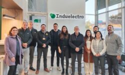 Socios AIE visitan las instalaciones de INDUELECTRO